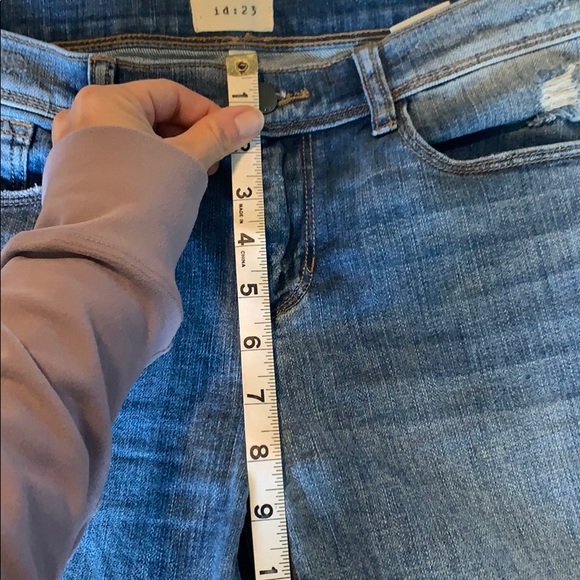 Distressed Jeans - Picture 7 of 9